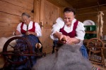 Bäuerinnen am Spinnrad, Museum Tiroler Bauernhöfe